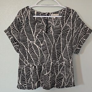 Melloʻday | Black And Cream Cap Sleeve Top Size Large
